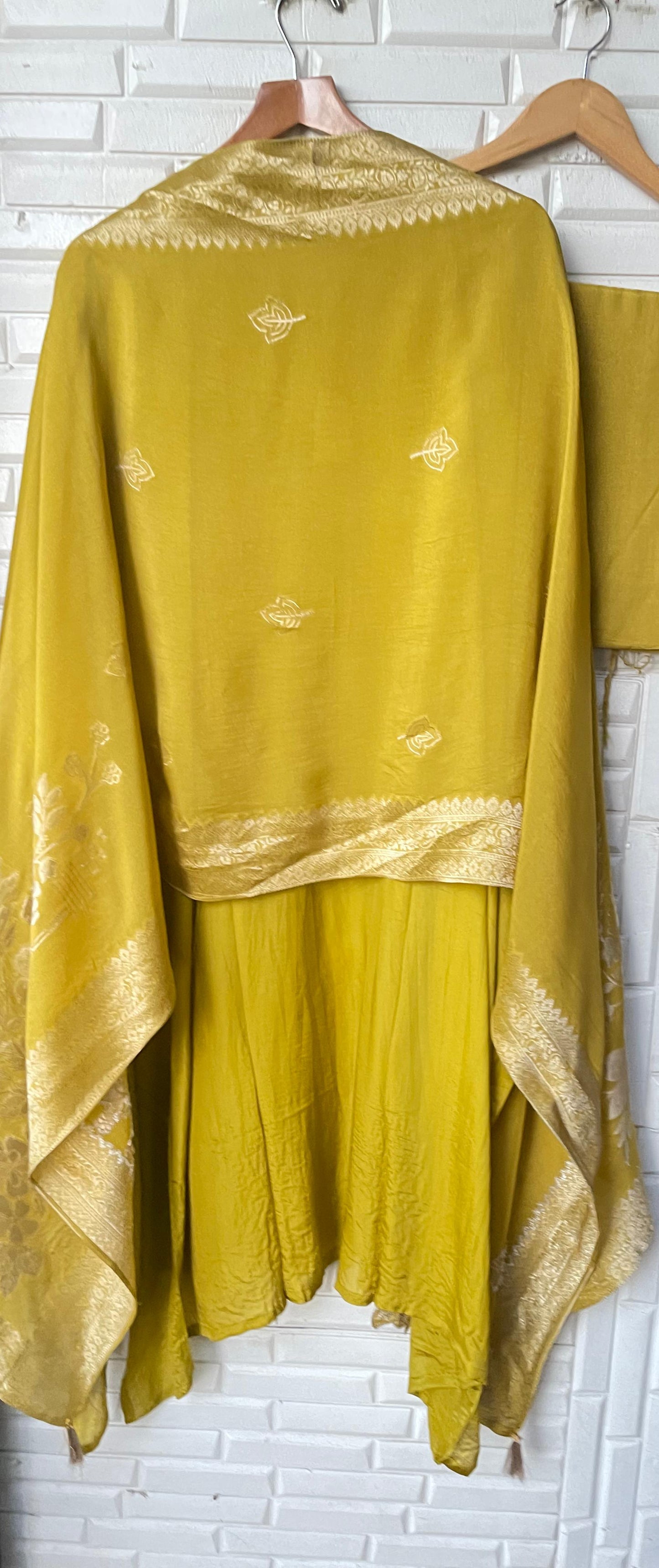 Silk fabric unstitched ladies suit Rc17833 (b)