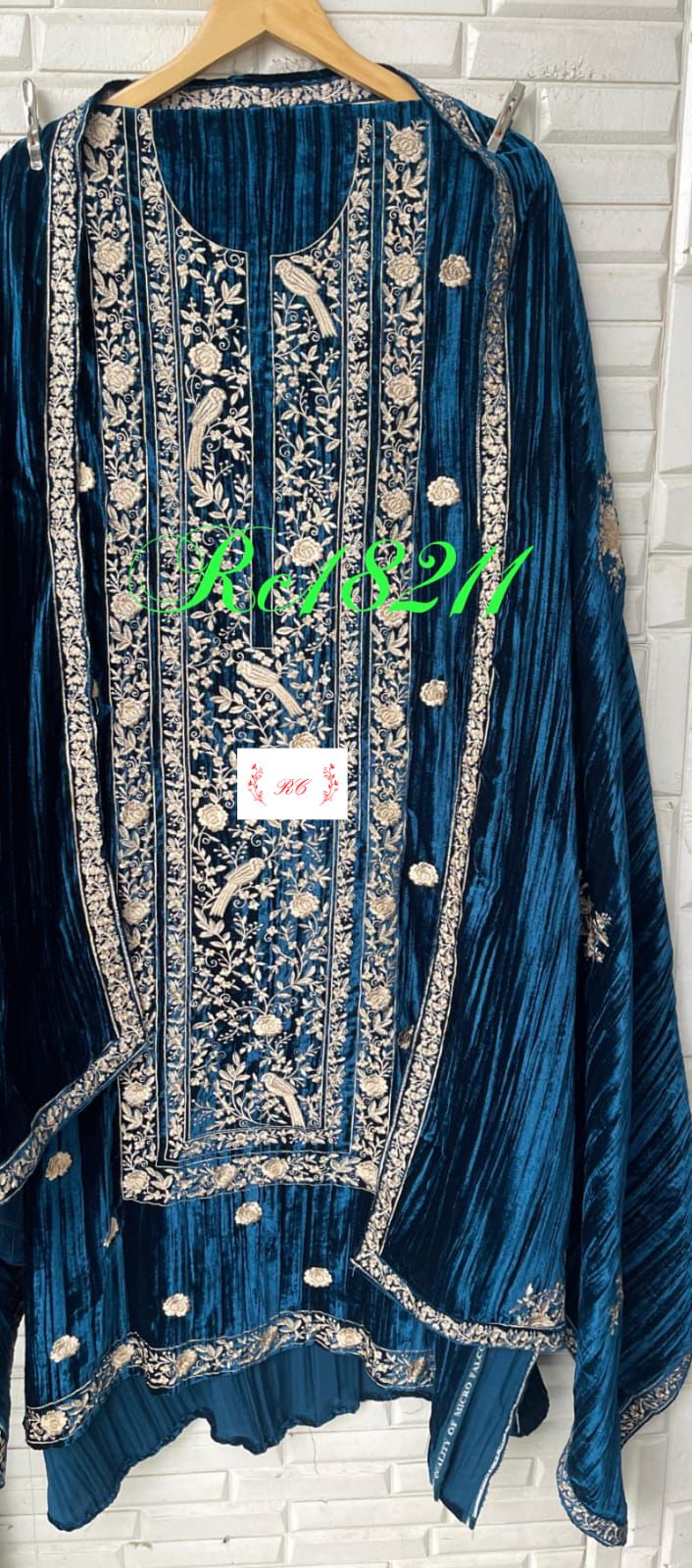 Micra crushed velvet unstitched ladies suit Rc18211