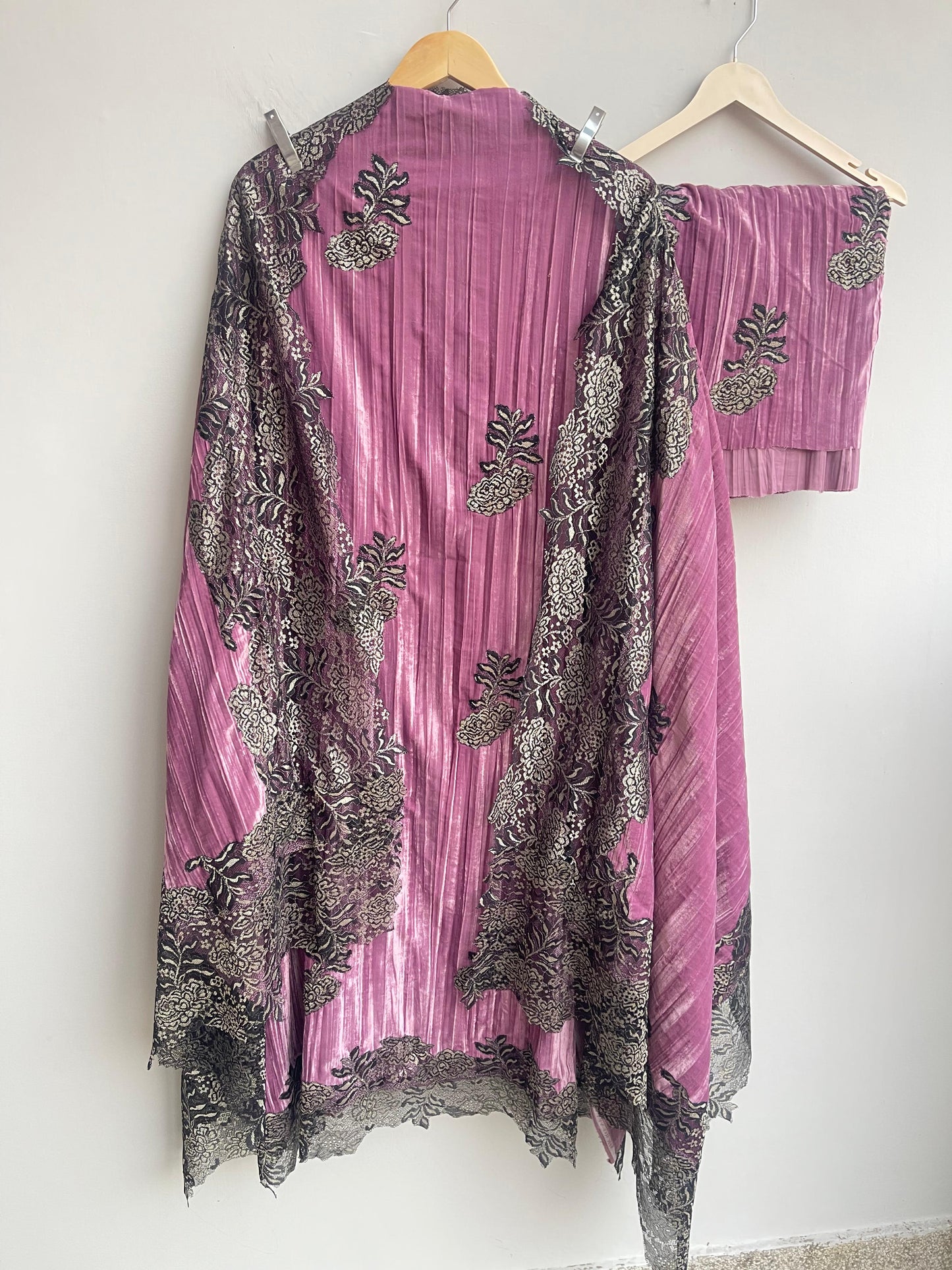 Micra crushed velvet unstitched ladies suit Rc18281