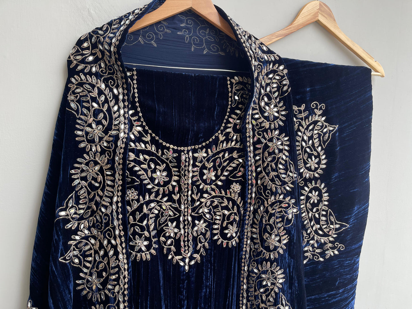 Crushed micra velvet unstitched ladies suit Rc18254