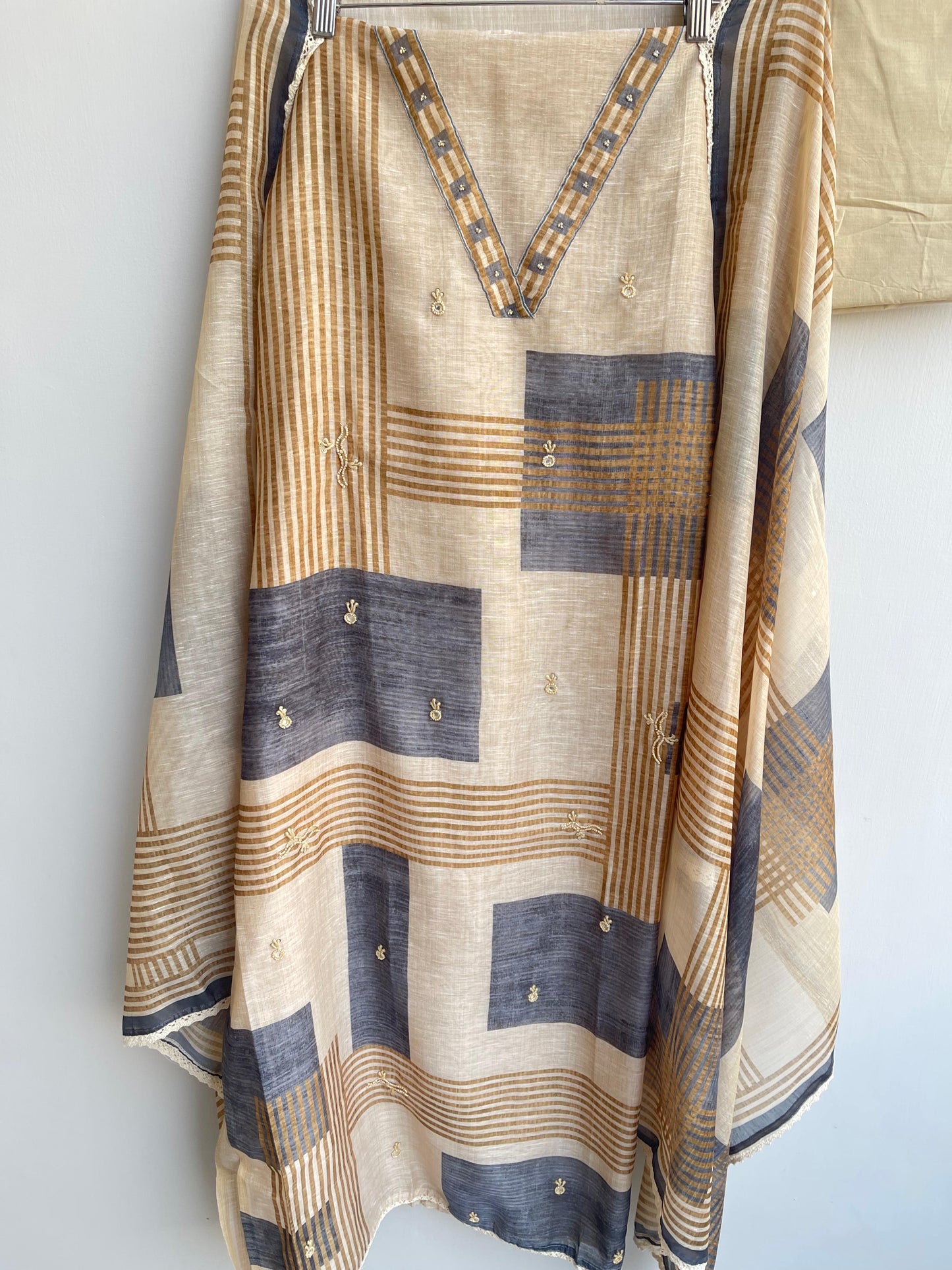 Soft linen unstitched ladies suit Rc18455