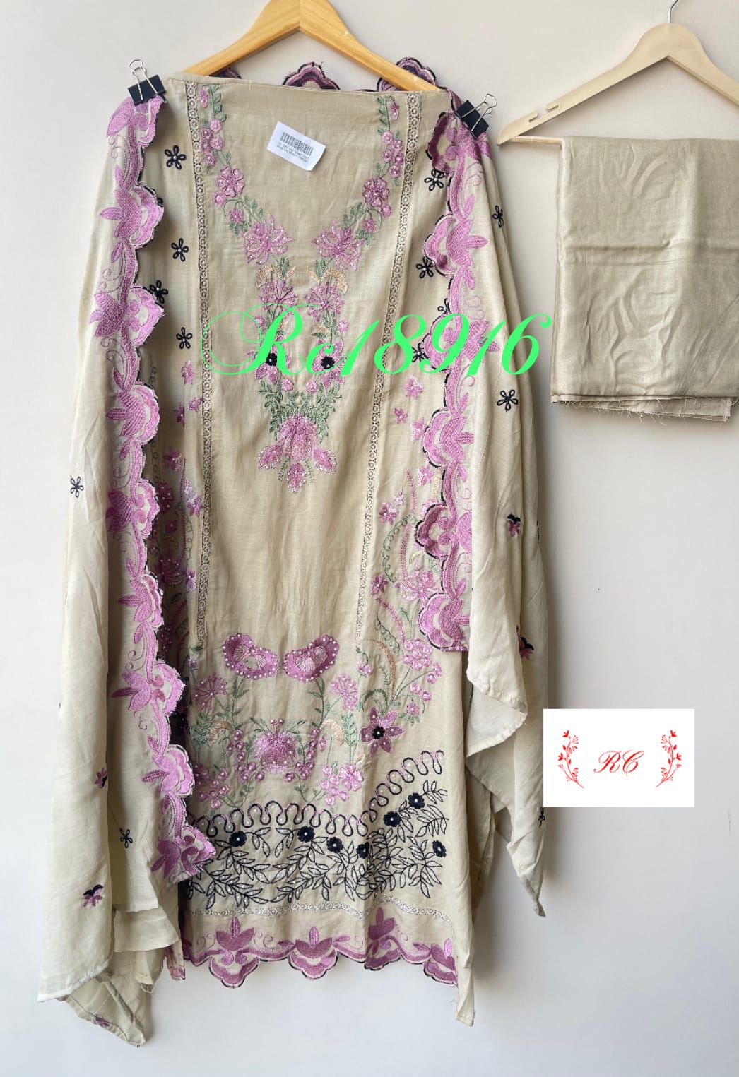Mul chanderi unstitched ladies suit Rc18916 (b)
