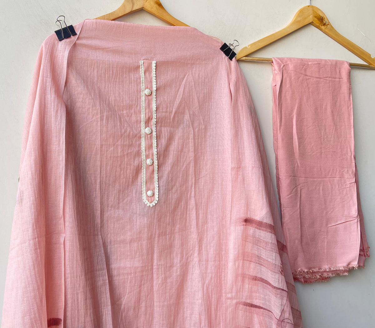 Mul chanderi brush painted unstitched ladies suit