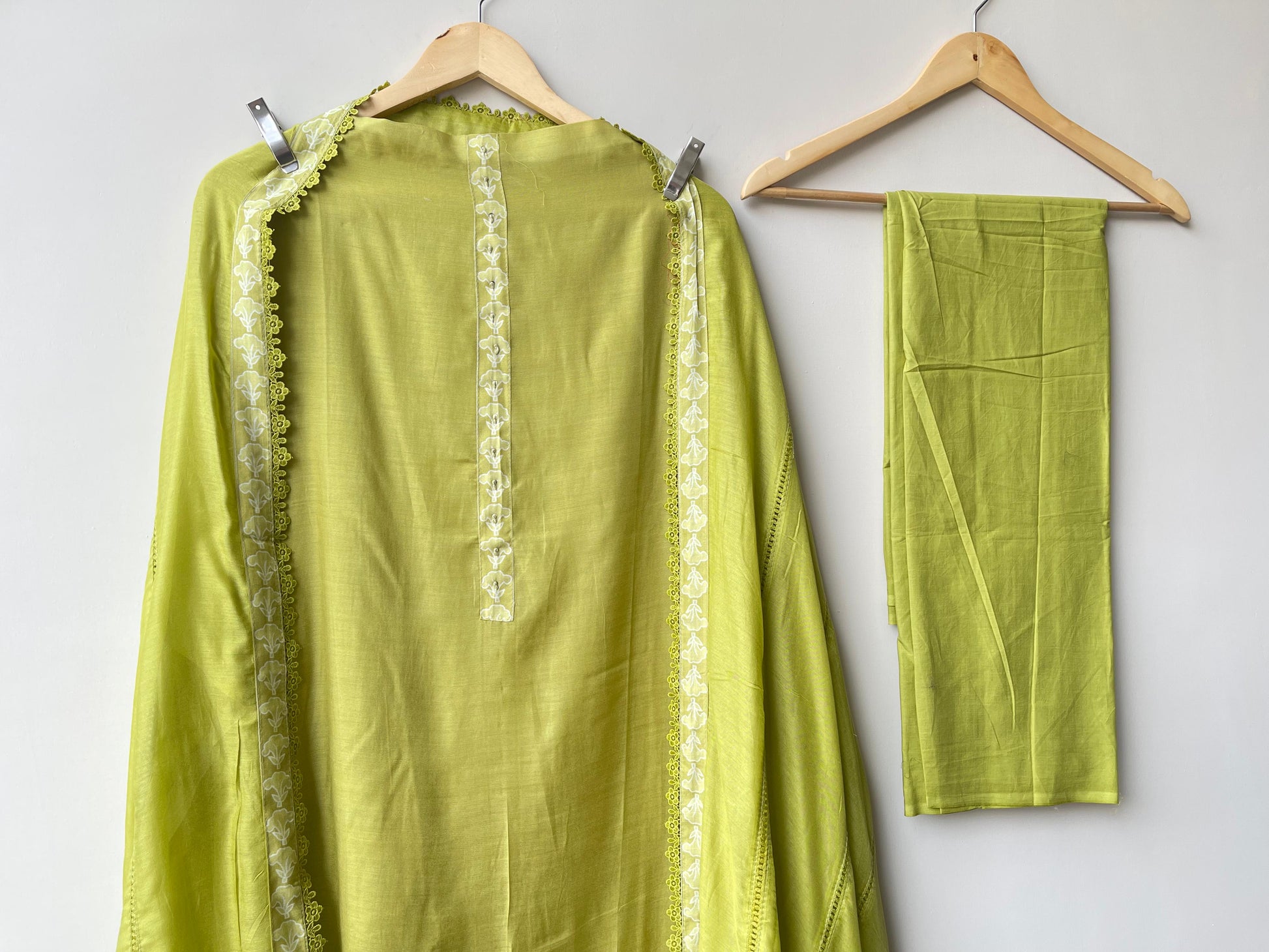 Muslin Printed Unstitched Ladies Suit RC-18689