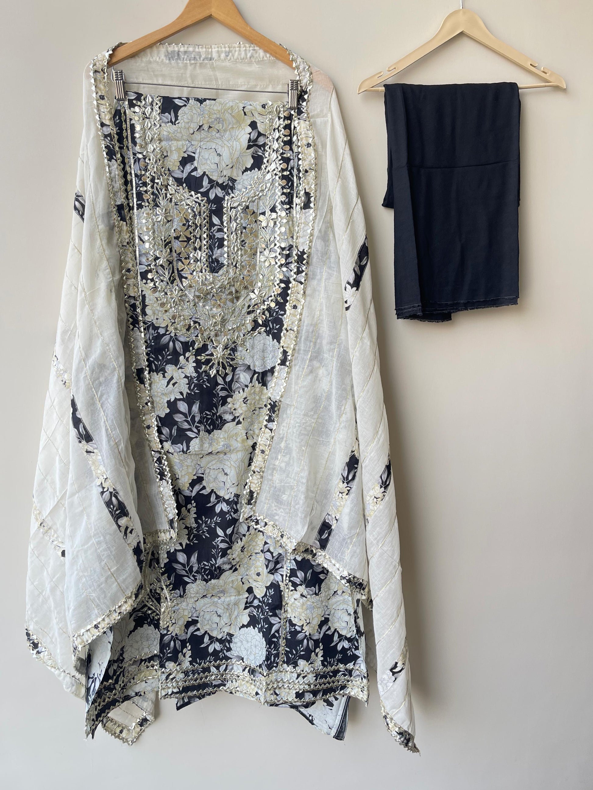 Mul Cotton Printed Unstitched Ladies Suit RC-18617 – view 5