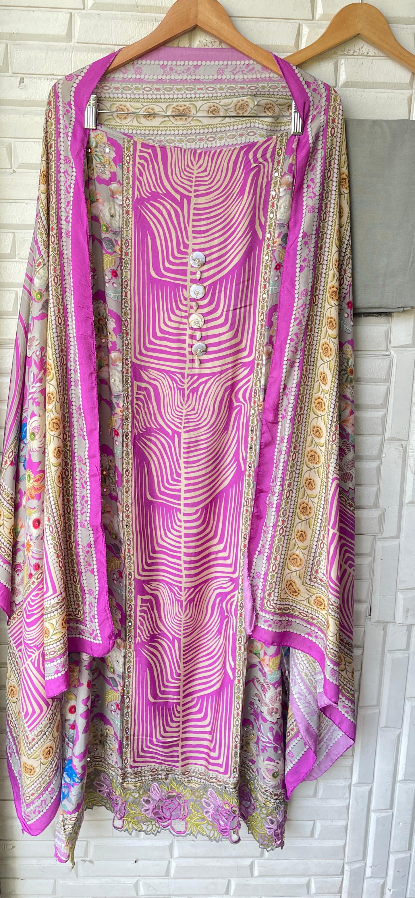 Muslin printed unstitched ladies suit Rc17730