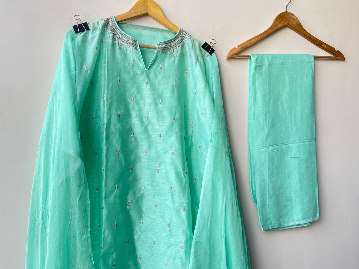Elegant Mul Chanderi Embroidered Unstitched Suit Set