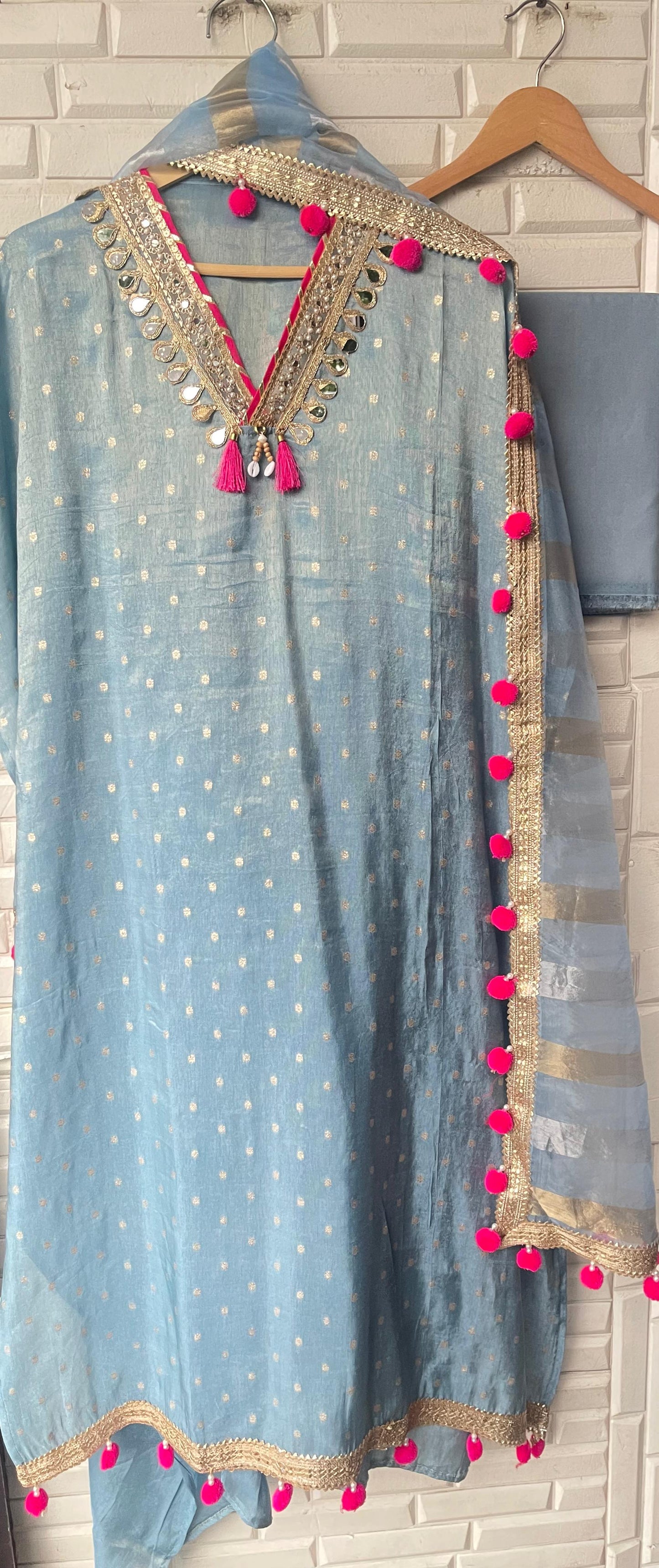 Banarasi shimmer silk unstitched ladies suit Rc17842 (a)