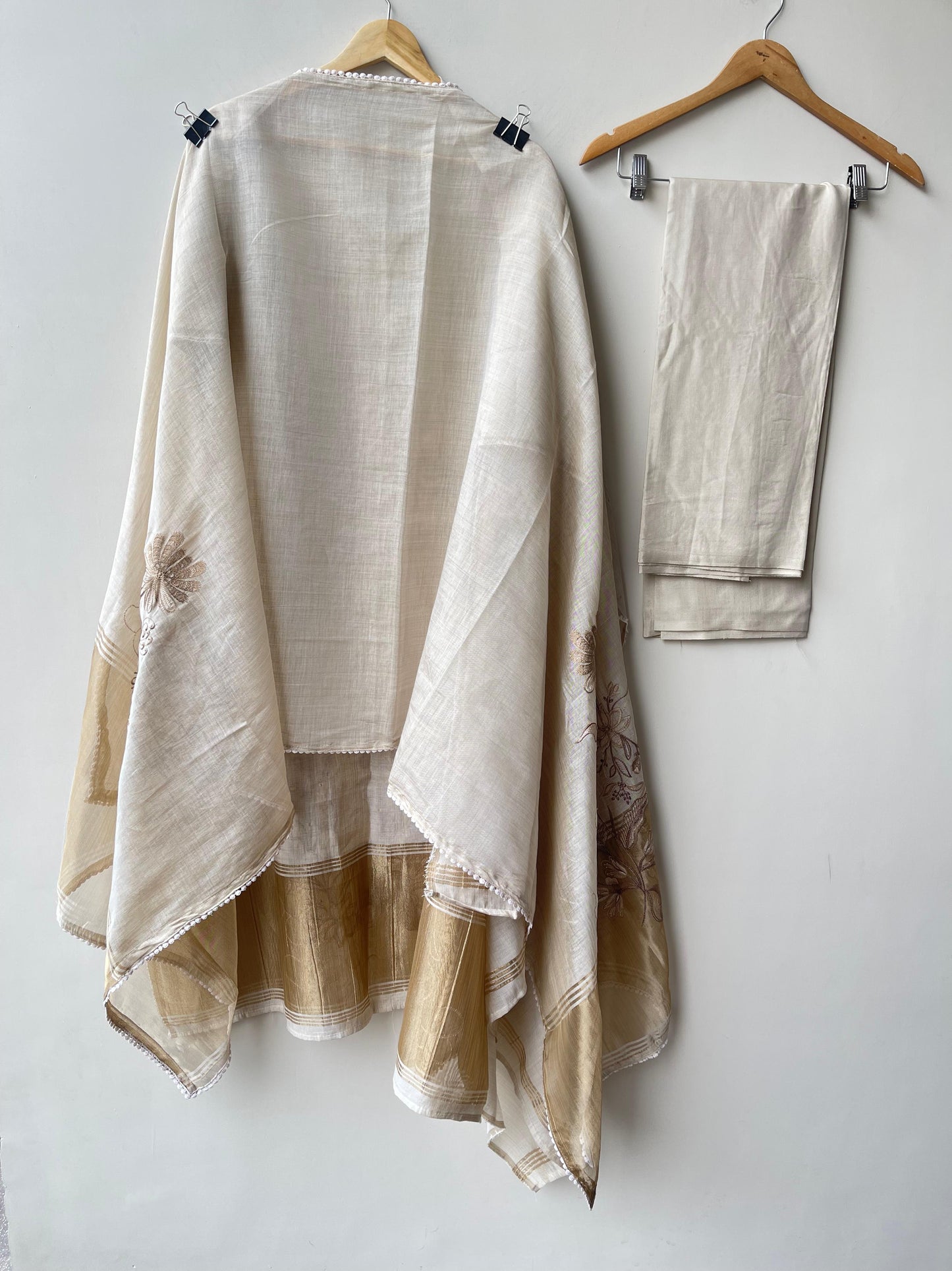 Soft banarasi weaving mul chanderi unstitched ladies suit Rc18921