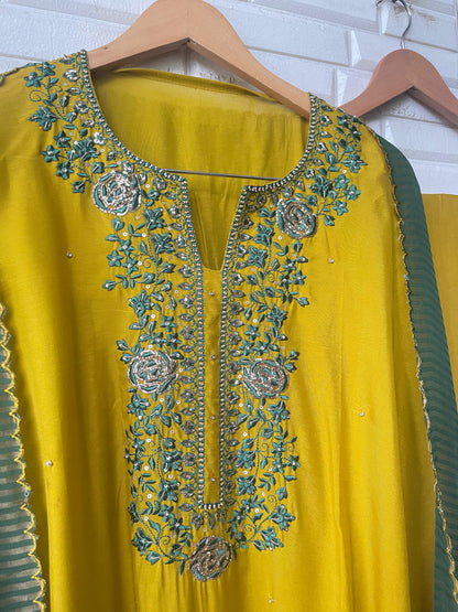 Silk unstitched ladies suit Rc17614