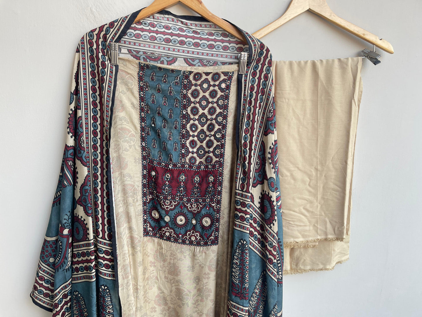 Self muslin unstitched ladies suit Rc18504