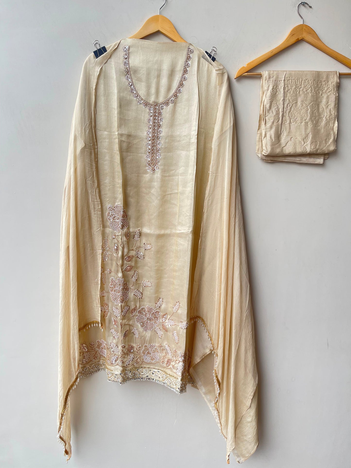 Giraffe silk unstitched ladies suit Rc19235